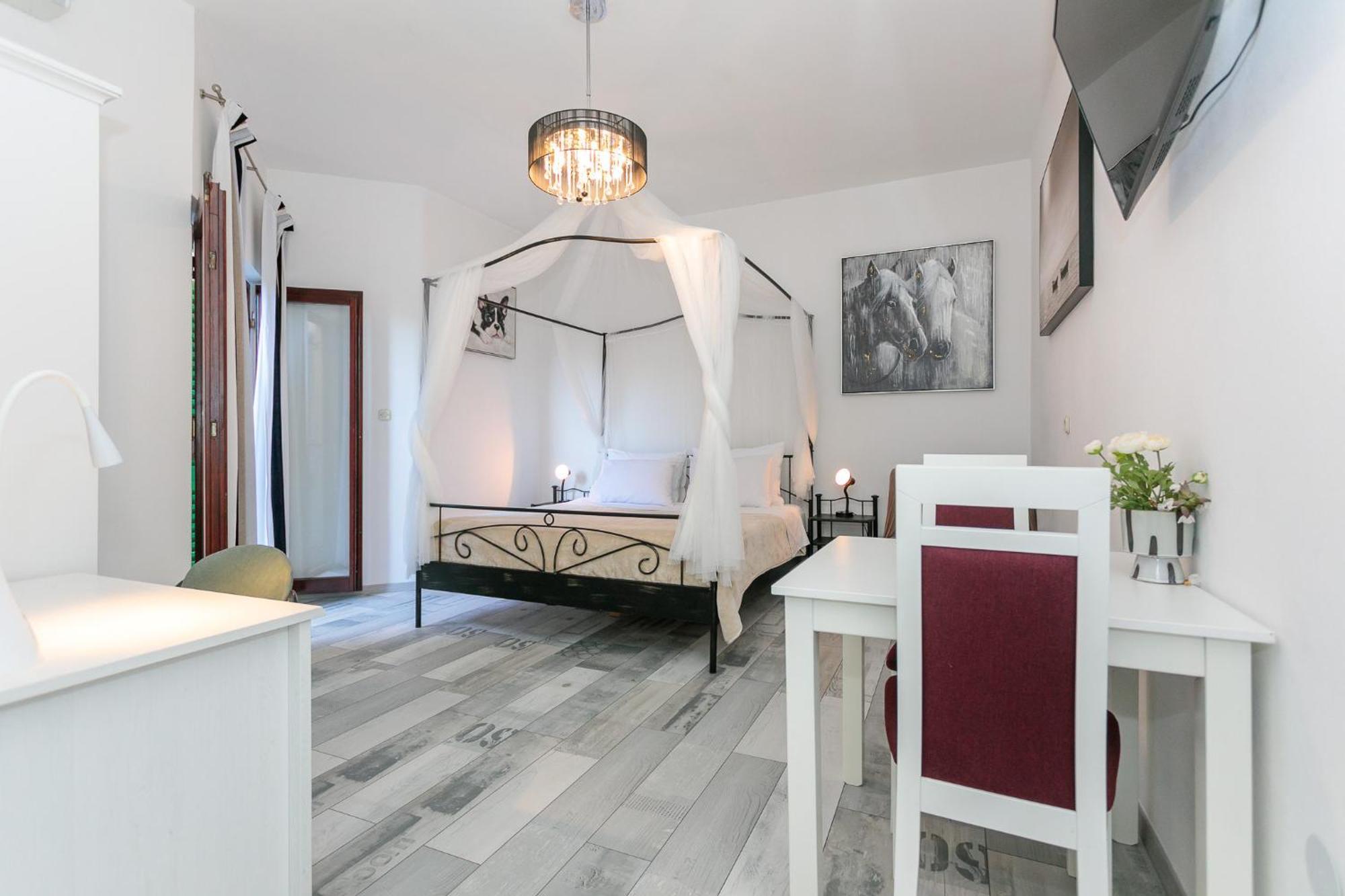 Apartments Delfin Krk Town Bagian luar foto