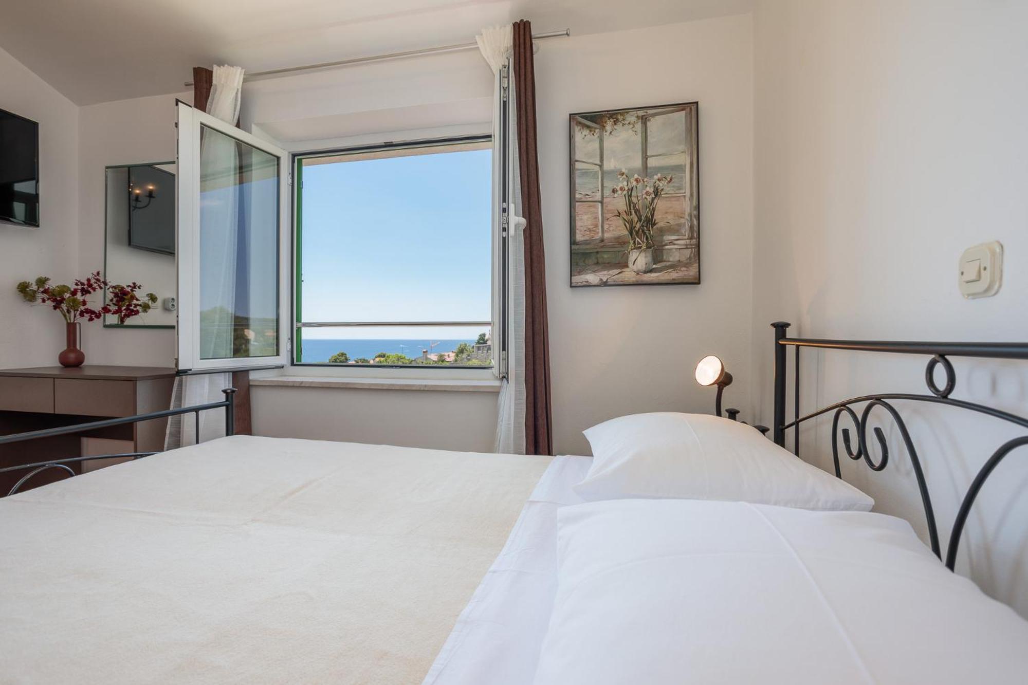 Apartments Delfin Krk Town Bagian luar foto