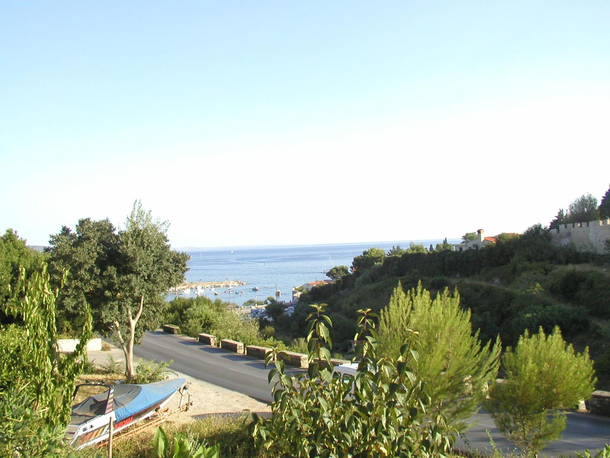 Apartments Delfin Krk Town Bagian luar foto