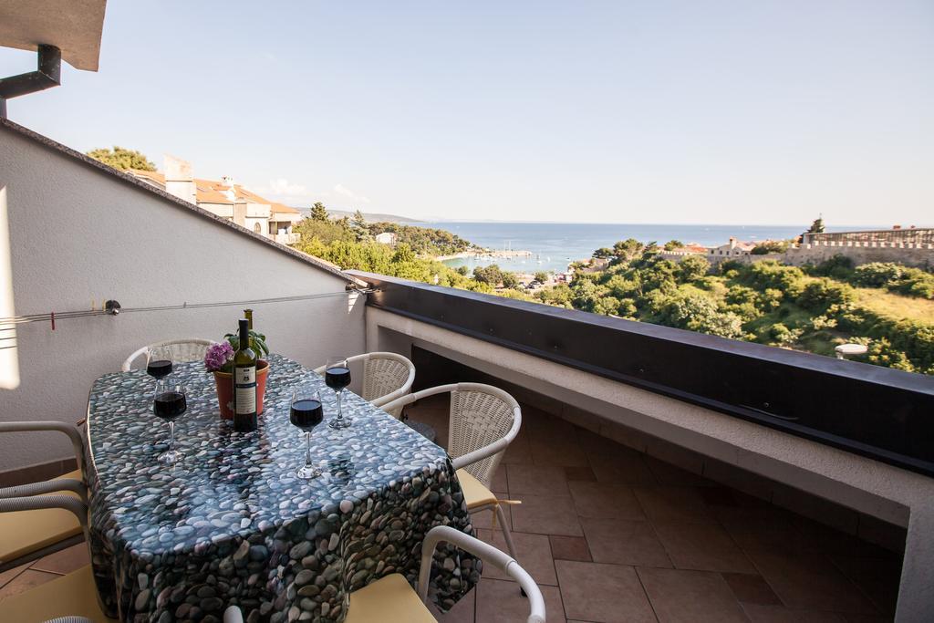 Apartments Delfin Krk Town Bagian luar foto